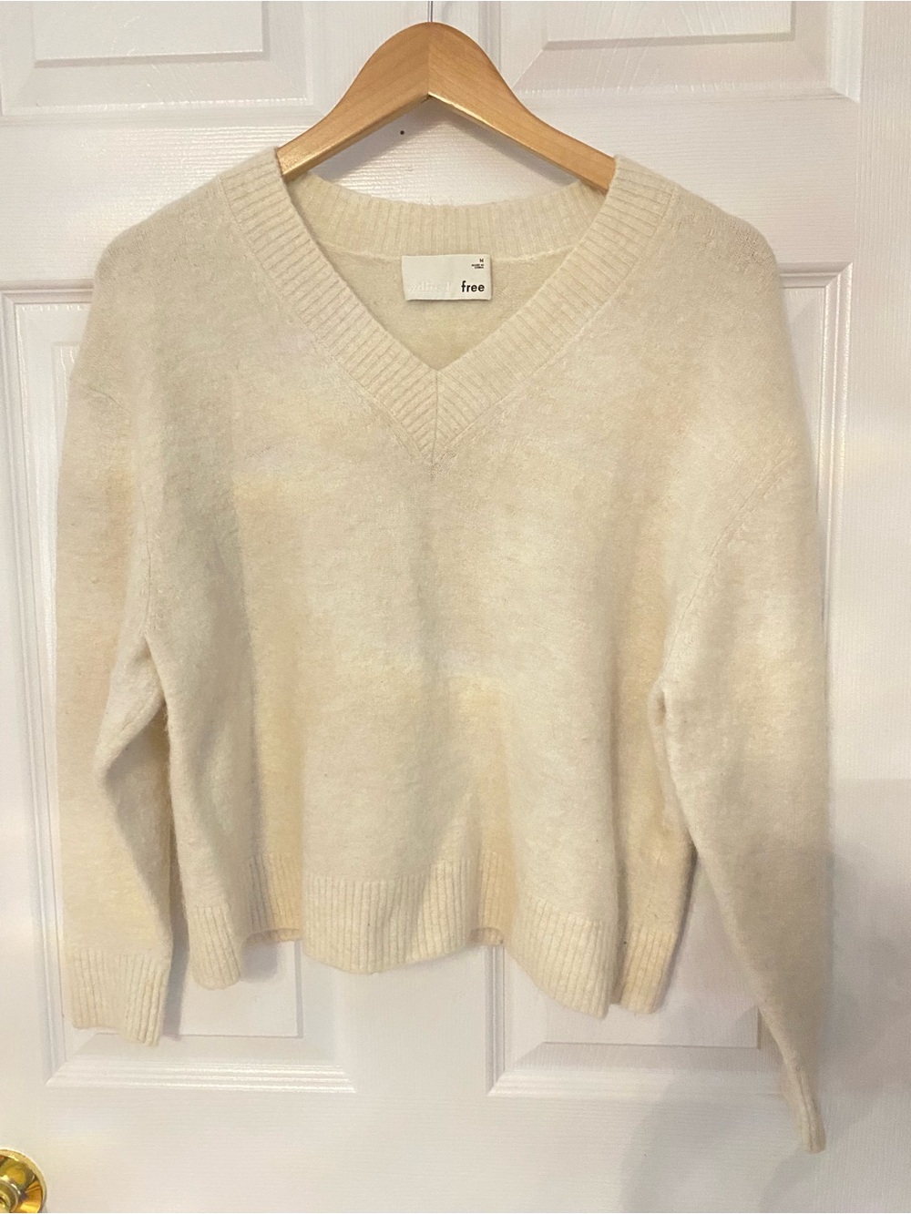 Wilfred Cream V-Neck Lightweight Knit Sweater #23